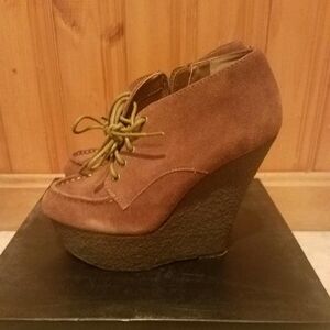 Wild Pair Brown Suede Taupe Lace Up Wedge Booties 6.5M